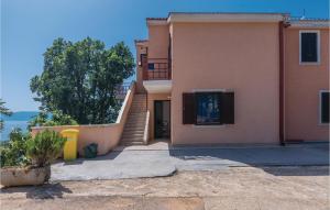 1 Bedroom Beautiful Apartment In Njivice