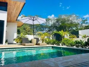 Casa Agua Salada Villa #1 within walking distance to the beach - Playa Flamingo