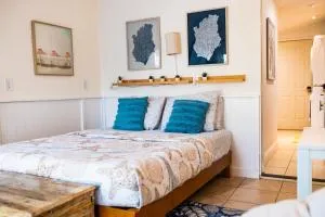 Cabana Tropical Hot Tub Walk to Beach - Oakhurst Shores