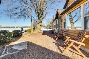 Lakefront Cabin with Shared Beach in Cecil! - Gresham