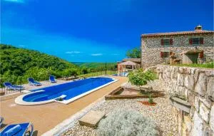 2 Bedroom Beautiful Home In Labin - Mali Turini