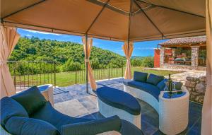 2 Bedroom Beautiful Home In Labin 