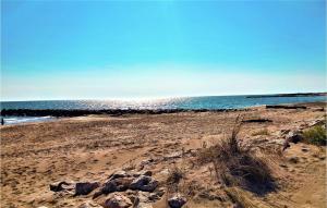 Maisons de vacances Stunning Home In Arles With Wi-Fi : photos des chambres