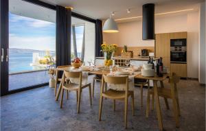 Nice Home In Brela With Wifi