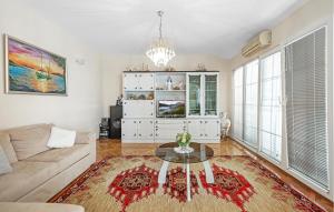 Gorgeous Apartment In Sibenik With Wifi