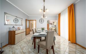 Two-Bedroom Holiday Home In Tinjan