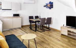 Gorgeous Home In Kmeti With Wi-Fi 