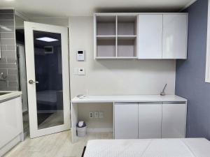 D Studio room at Soongsil Univ Entrance Station