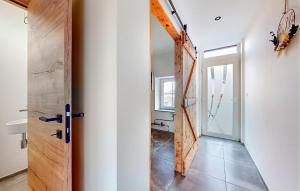 Maisons de vacances 3 Bedroom Beautiful Home In Charnois : photos des chambres