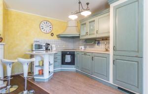 Stunning Home In Rovinj With Wifi