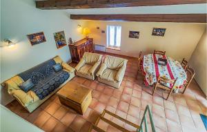 Maisons de vacances Cozy Home In Cabrerolles : photos des chambres