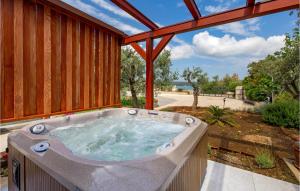 Gorgeous Home In Nerezine With Wifi