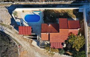 Awesome Home In Pridraga With Wifi 