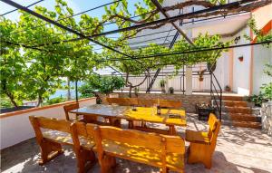 Five-Bedroom Holiday Home In Rovanjska