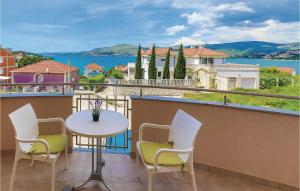 One-Bedroom Apartment In Okrug Gornji