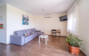 Lovely Apartment In Rakovica With Wifi