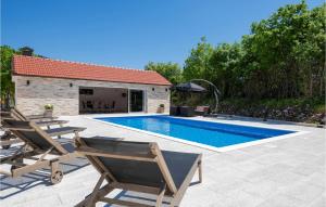 Lovely Home In Prolozac Donji 