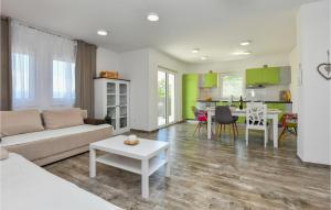 Gorgeous Home In Drum