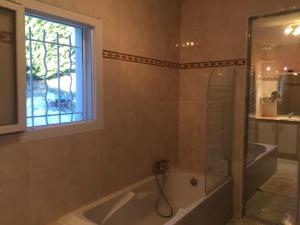Villas Magnifique villa avec piscine en Provence Verte : photos des chambres