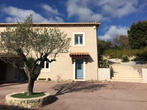 Villas Magnifique villa avec piscine en Provence Verte : photos des chambres
