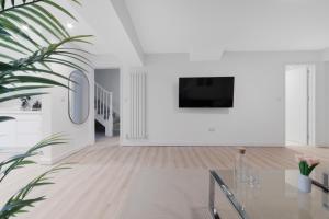 Flat in Dalston, London