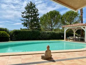 Villas Magnifique villa avec piscine en Provence Verte : photos des chambres
