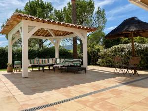 Villas Magnifique villa avec piscine en Provence Verte : photos des chambres