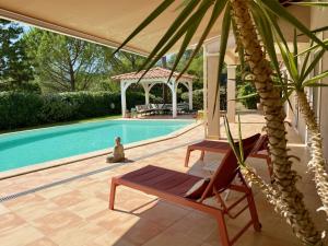 Villas Magnifique villa avec piscine en Provence Verte : photos des chambres