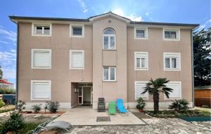 Awesome Apartment In Medulin With Wifi