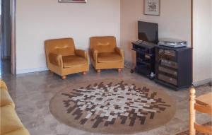 Stunning Apartment In Penne With Wifi