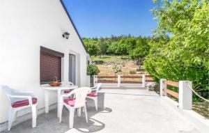 Gorgeous Home In Bater