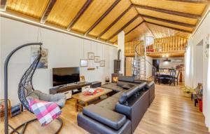 Gorgeous Home In Bater