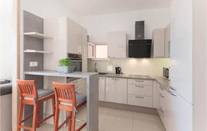 3 Bedroom Gorgeous Apartment In Split 