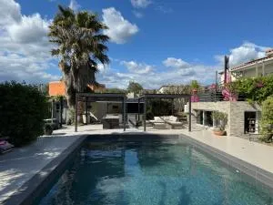 Chez Isa avec piscine et jacuzzi - Cournonsec