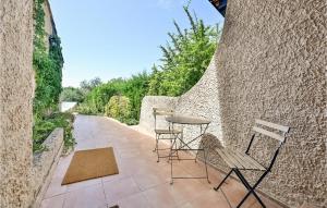 Awesome Home In Saint-Pierre-De-Vassol