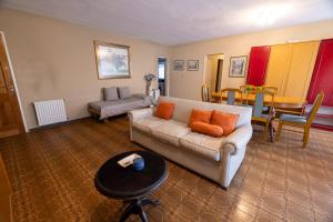 Spacious apartment in a great location near downtown Villa Carlos Paz