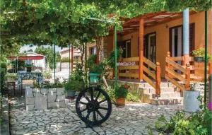 3 Bedroom Lovely Apartment In Labin - Strmac