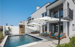 4 Bedroom Stunning Home In Nova Vas - Radossi