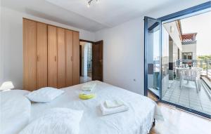 1 Bedroom Beautiful Apartment In Pula 