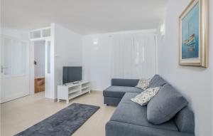 Amazing Home In Dobrinj With Wifi