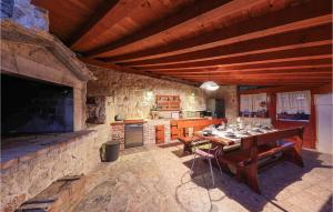 Four-Bedroom Holiday Home In Klis