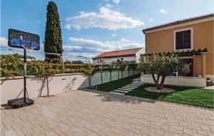 Two-Bedroom Apartment In Zadar