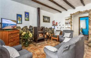 Cozy Home In Algatocin With Kitchenette