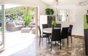 Cozy Apartment In Vinisce With Wifi