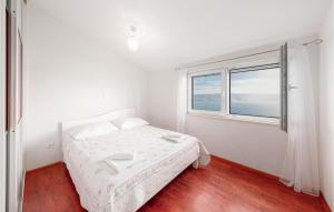 Two-Bedroom Holiday Home In Omis