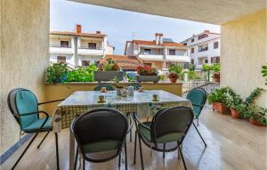 3 Bedroom Stunning Apartment In Rovinj