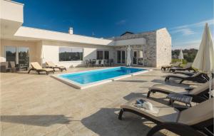 Pet Friendly Home In Babici