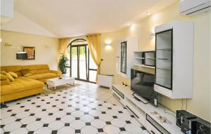 Pet Friendly Home In Jurdani With Sauna 