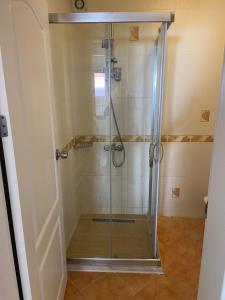 Amazing 2 bedroom penthouse!