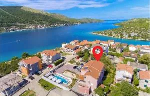 Awesome Apartment In Grebastica - Bašelovići